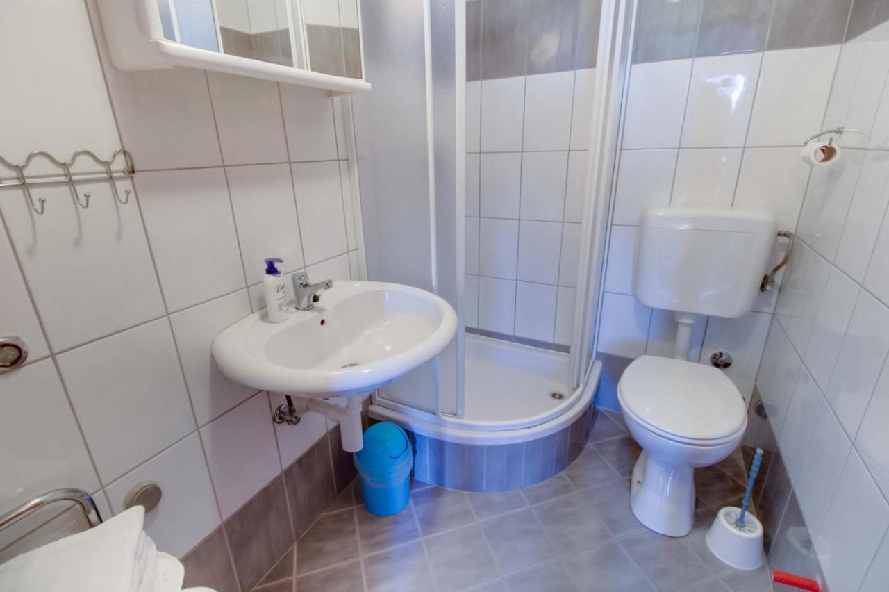 Apartments Rosa Малий Лошинь Екстер'єр фото