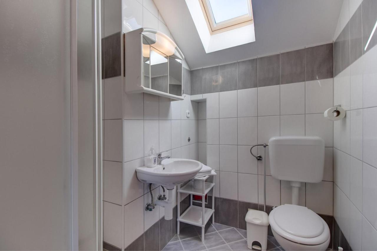 Apartments Rosa Малий Лошинь Екстер'єр фото