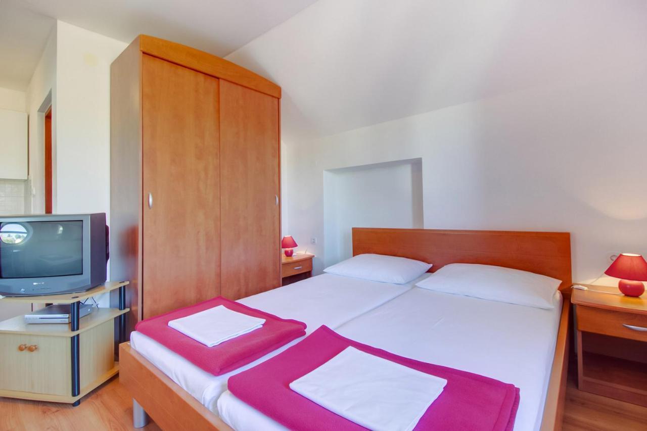 Apartments Rosa Малий Лошинь Екстер'єр фото