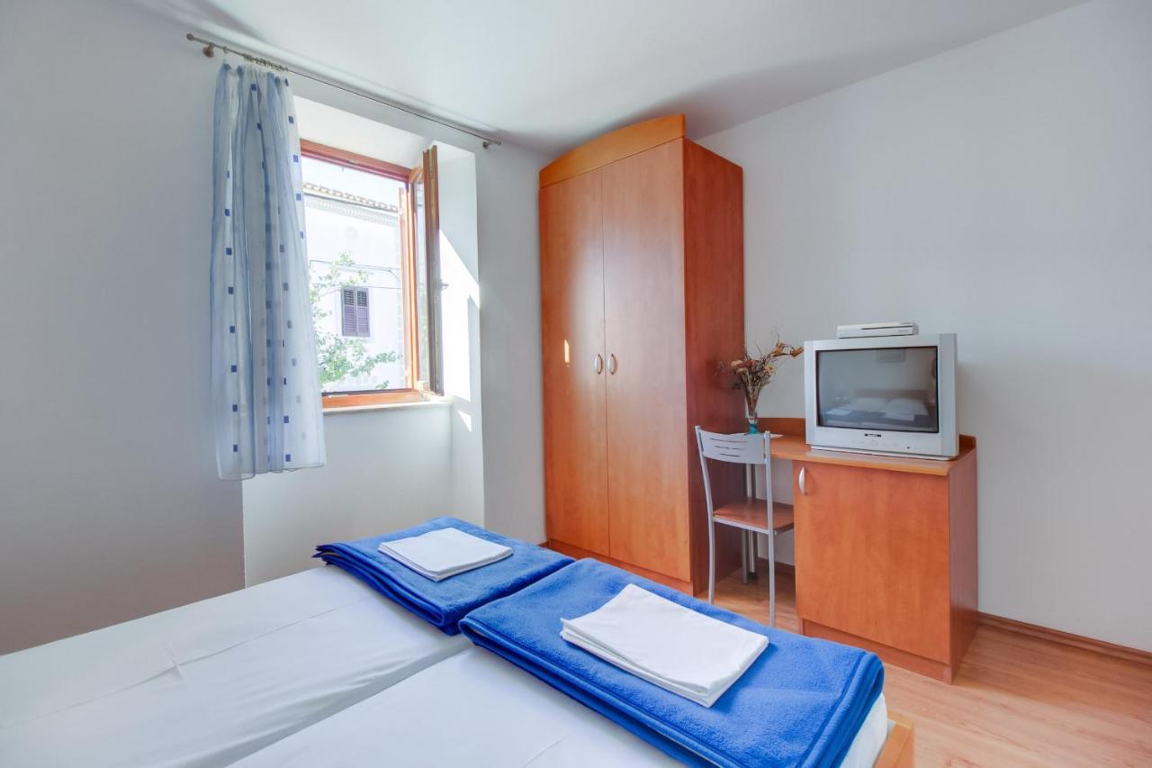 Apartments Rosa Малий Лошинь Екстер'єр фото