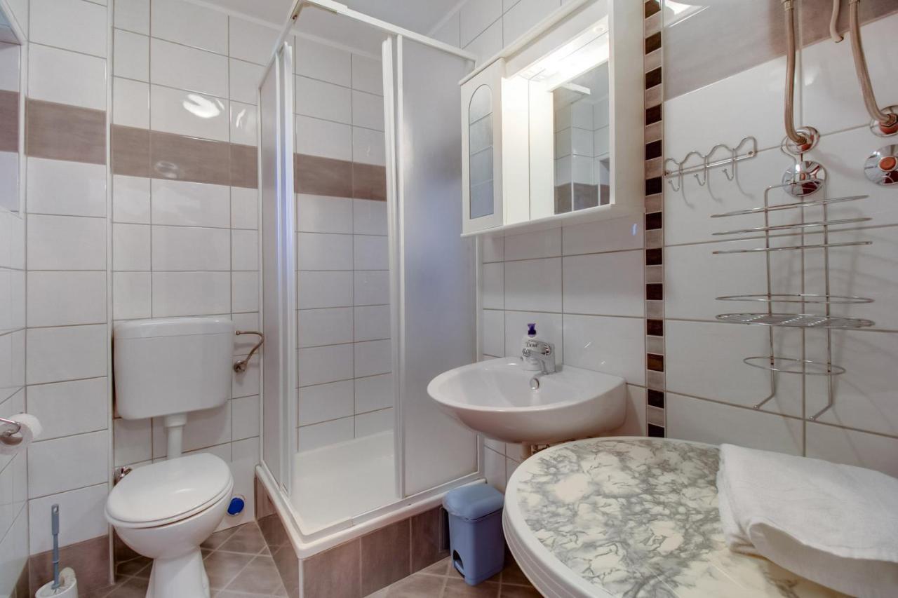Apartments Rosa Малий Лошинь Екстер'єр фото