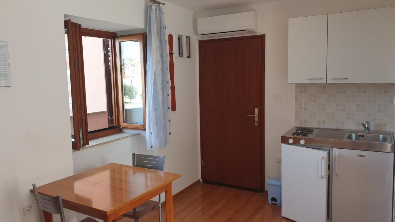 Apartments Rosa Малий Лошинь Екстер'єр фото