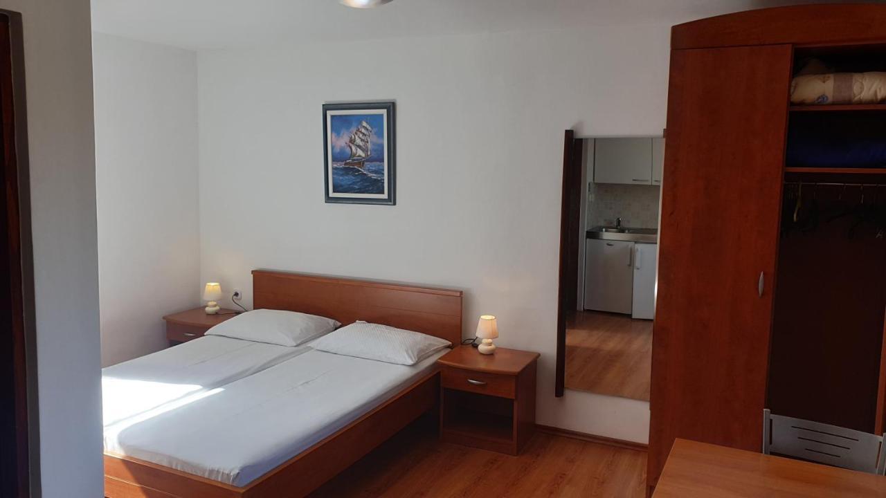Apartments Rosa Малий Лошинь Екстер'єр фото