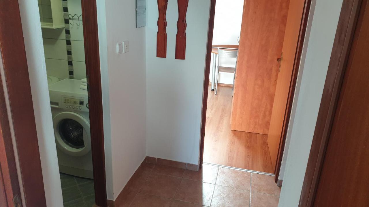 Apartments Rosa Малий Лошинь Екстер'єр фото